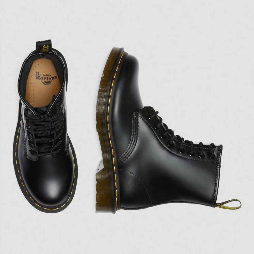 1460 WOMEN'S SMOOTH LEATHER LACE UP BOOTS US 8 men’s US 10 women’s